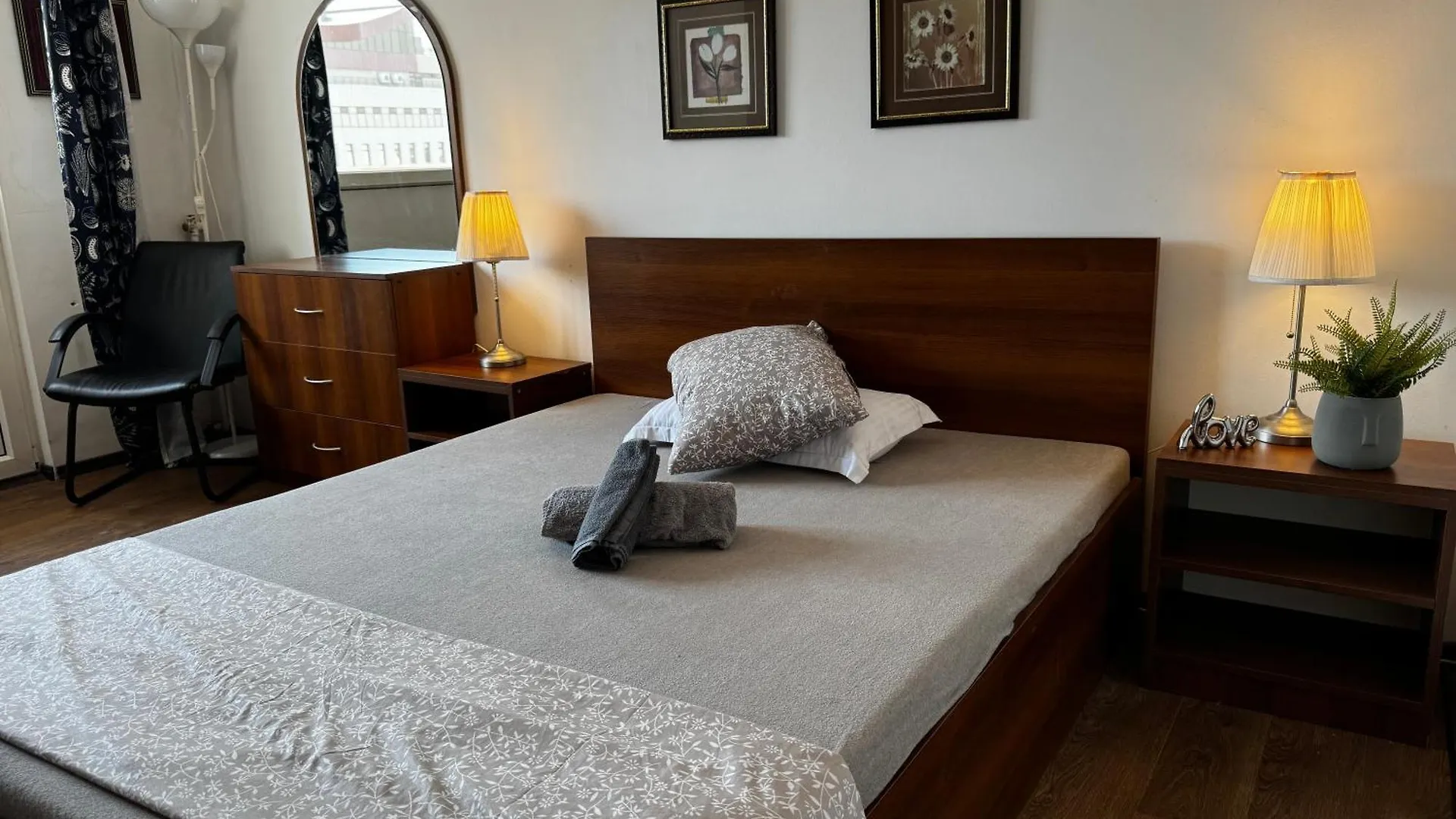 Palace Of Parliament 3 Rooms By Chr Luxury Property Bucharest Apartment