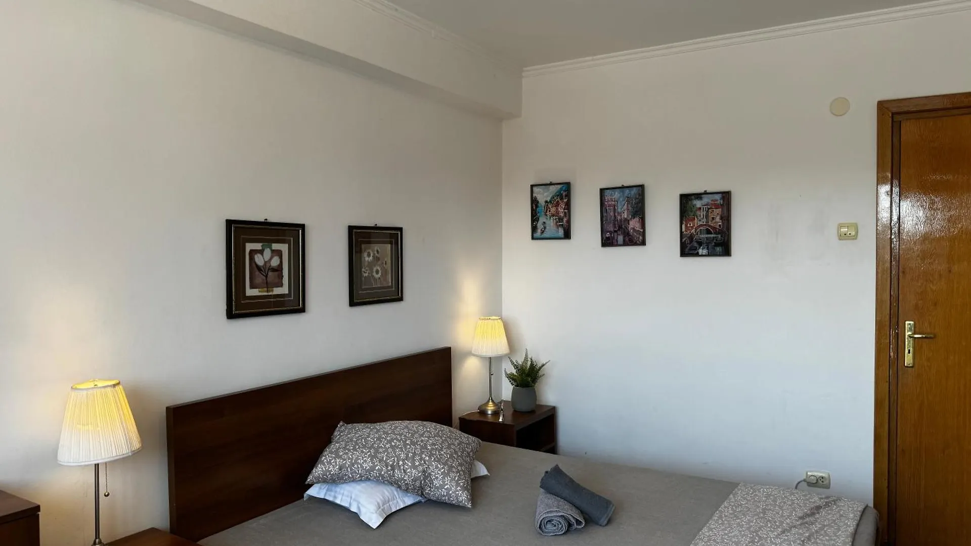 Palace Of Parliament 3 Rooms By Chr Luxury Property Bucharest